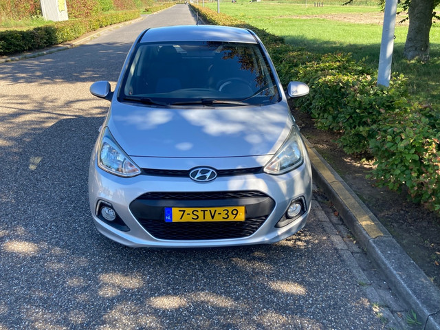 Foto 2 van Hyundai I10 1.0i i-Motion Comfort Plus rijklaar incl. nw apk!!