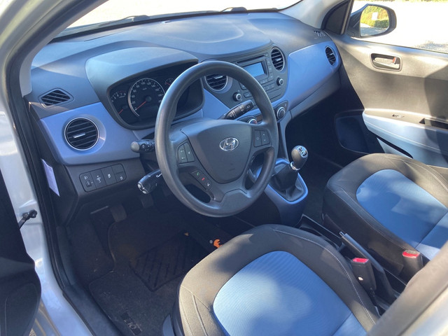 Foto 7 van Hyundai I10 1.0i i-Motion Comfort Plus rijklaar incl. nw apk!!