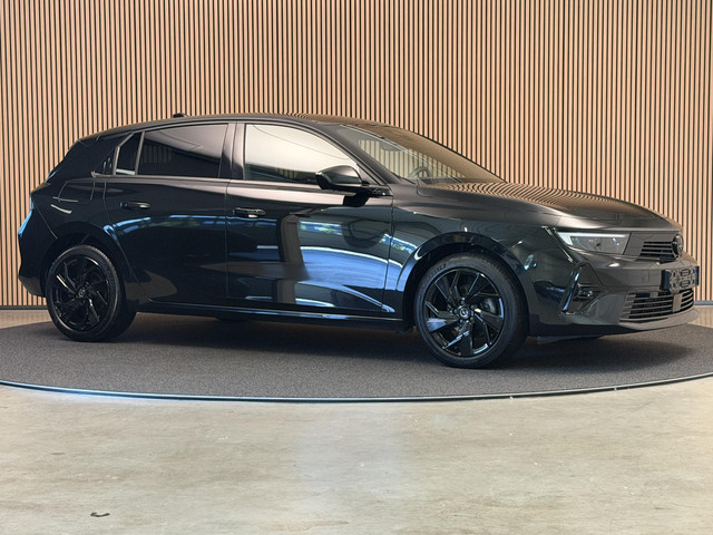 Foto 2 van Opel Astra 1.2 Turbo 130PK Aut. Elegance Black Pakket | 360 Camera | Carplay | AGR | Stoelverw. | In