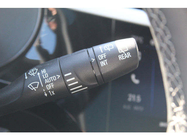 Foto 9 van Opel Corsa 1.2-75pk Sport. In nieuwstaat verkerende Opel Corsa ! Autm. airco, cruise control, Apple