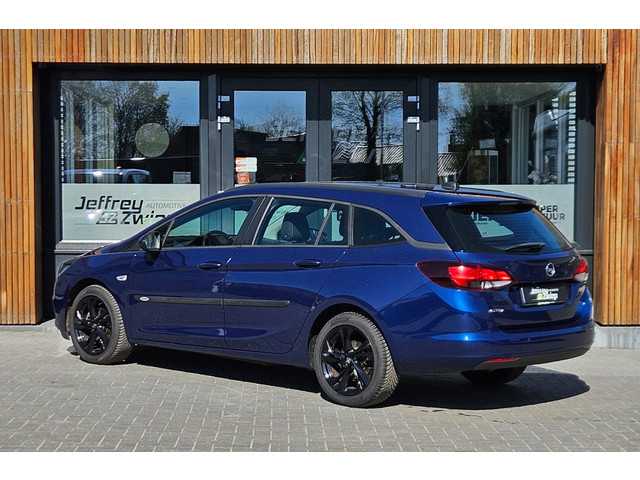 Foto 3 van Opel Astra Sports Tourer 1.2 Edition led. cruise control. lichtmetaal.