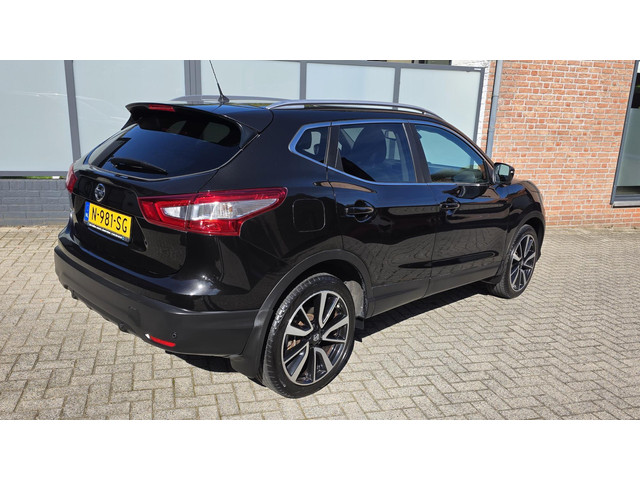 Foto 7 van Nissan Qashqai 1.2 Premier Edition Navi, Camera 360, Panormadak, 18inch, Dodehoek, Topstaat!