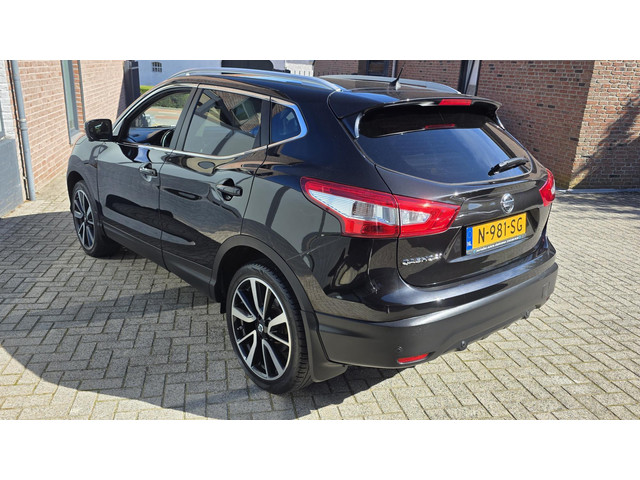 Foto 5 van Nissan Qashqai 1.2 Premier Edition Navi, Camera 360, Panormadak, 18inch, Dodehoek, Topstaat!
