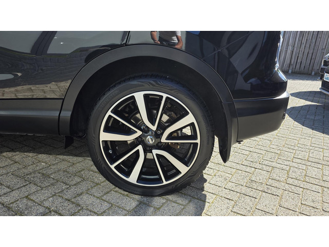 Foto 4 van Nissan Qashqai 1.2 Premier Edition Navi, Camera 360, Panormadak, 18inch, Dodehoek, Topstaat!