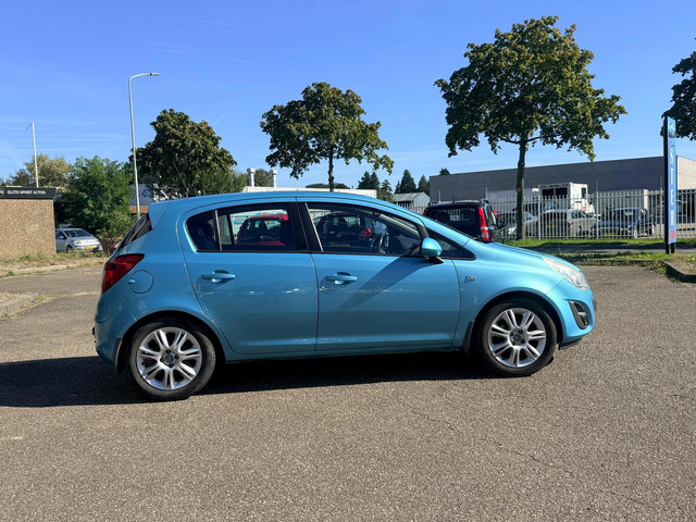 Foto 8 van Opel Corsa 1.4-16V Cosmo|Automaat|Trekhaak|Airco|NAP|APK|
