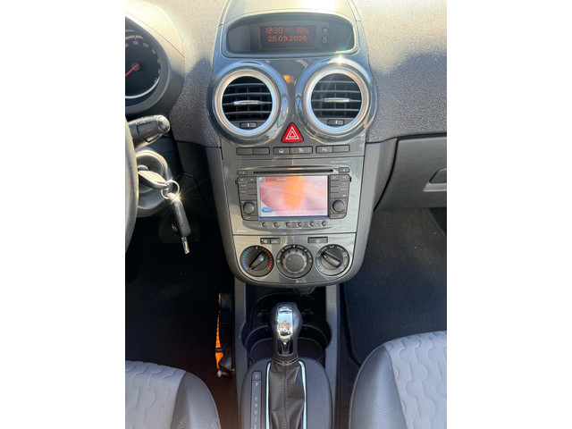 Foto 5 van Opel Corsa 1.4-16V Cosmo|Automaat|Trekhaak|Airco|NAP|APK|
