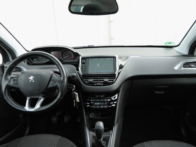 Foto 7 van Peugeot 208 1.2 82PK Tech Edition! | Carplay | Panoramadak | Sportvelgen