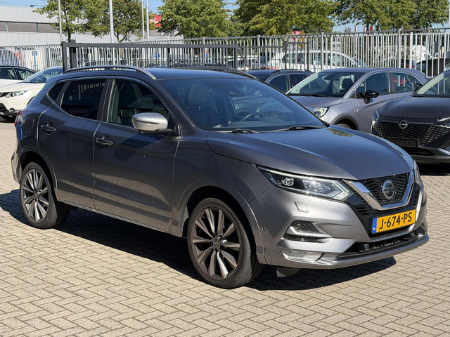 Foto 7 van Nissan Qashqai 1.3 DIG-T Tekna + | BOSE | Leder | Trekhaak | Panoramadak | 360° camera | Stoel- en s
