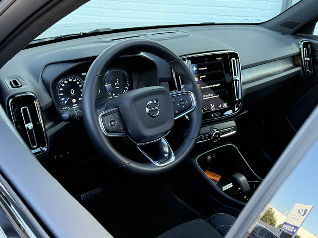 Volvo XC40 1.5 T4 Plug-in hybrid Ultimate Dark | Pano | Memory | H/K Audio | 19 inch
