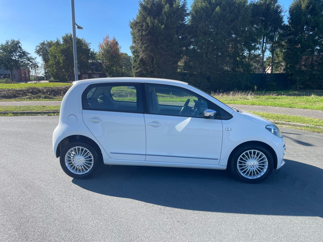 Foto 7 van Volkswagen Up! 1.0 move up! 2014 navi / lmv / airco / elek pakket