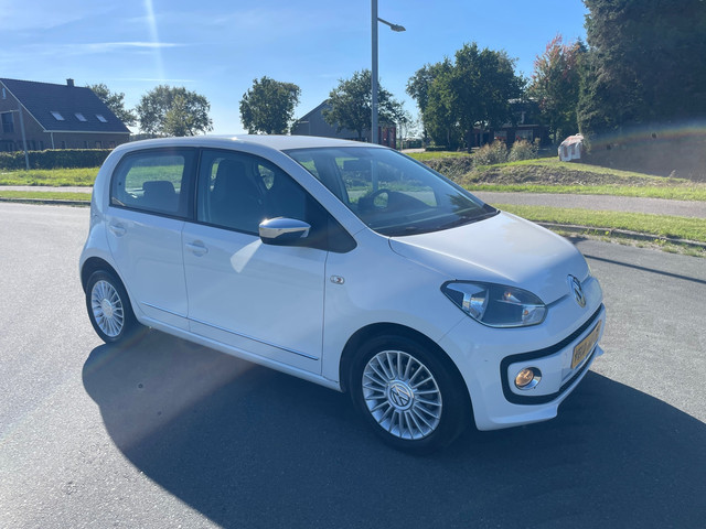 Foto 6 van Volkswagen Up! 1.0 move up! 2014 navi / lmv / airco / elek pakket
