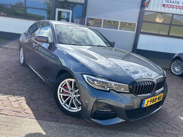Foto 10 van BMW 3-serie 330e eDrive Edition [INCL-BTW] M-Pakket | Hud|Keyless| Adaptive cruise|.....