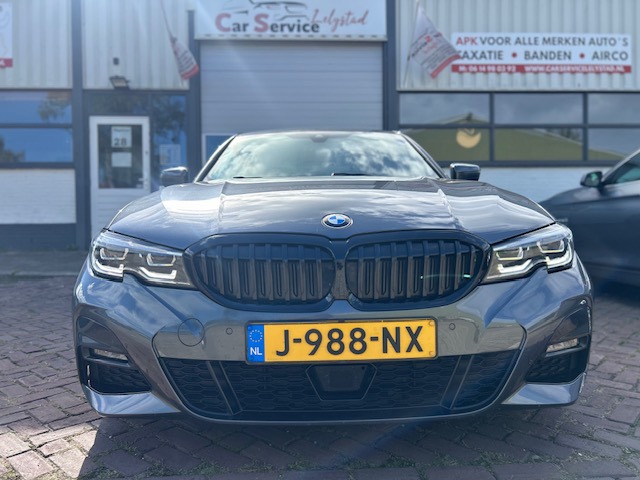 Foto 3 van BMW 3-serie 330e eDrive Edition [INCL-BTW] M-Pakket | Hud|Keyless| Adaptive cruise|.....