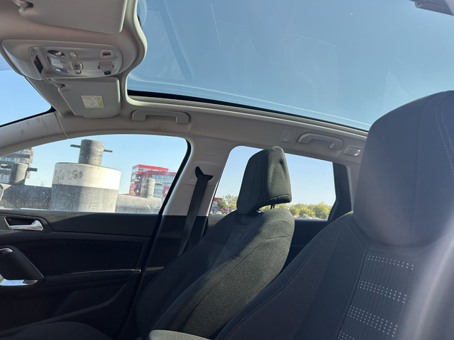 Foto 8 van Peugeot 308 SW 1.2 PureTech Blue Lease Premium panodak airco/ecc navigatie apk