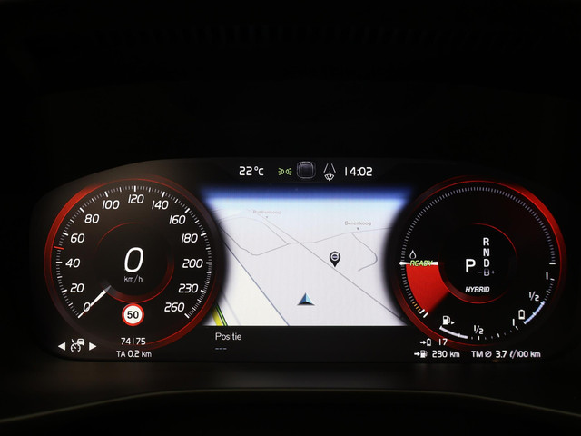 Foto 5 van Volvo XC40 T5 Twin Engine Momentum Pro / Trekhaak / 360 camera / Elektr. bed. achterklep