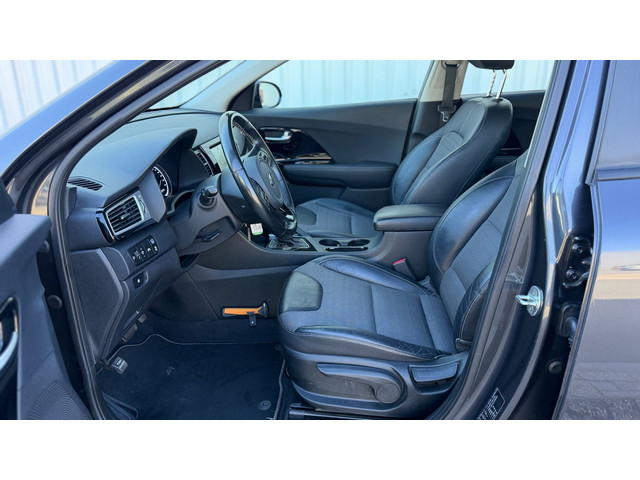 Foto 10 van Kia Niro 1.6 GDi Hybrid DynamicLine Airco/Ecc Leer Navi Camera