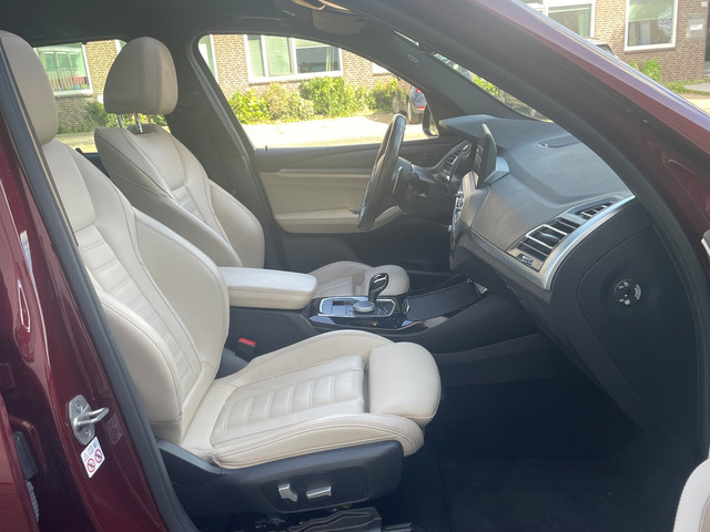 Foto 10 van BMW X3 xDrive30e High Executive