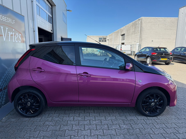 Foto 4 van Toyota Aygo 1.0 VVT-i x-cite BI-TONE / Airco / Bluetooth / Cruise control / LMV /