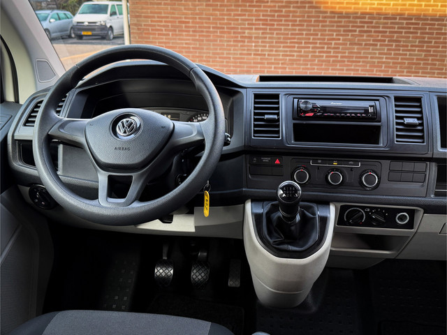 Foto 5 van Volkswagen Transporter Kombi 2.0 TDI L1H1 9 Pers / Airco / All Seas / Gps! ex btw bpm vrij !