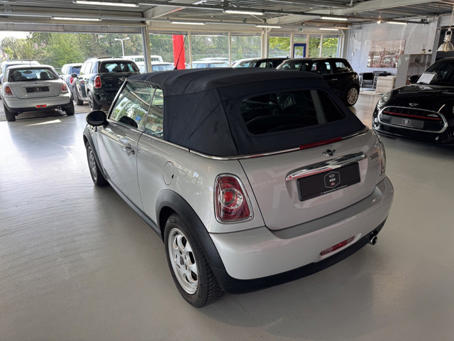 Foto 6 van Mini Cabrio 1.6 Cooper Pepper ( 6 MAANDEN GARANTIE )