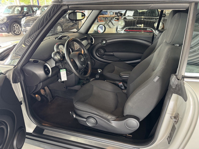 Foto 2 van Mini Cabrio 1.6 Cooper Pepper ( 6 MAANDEN GARANTIE )