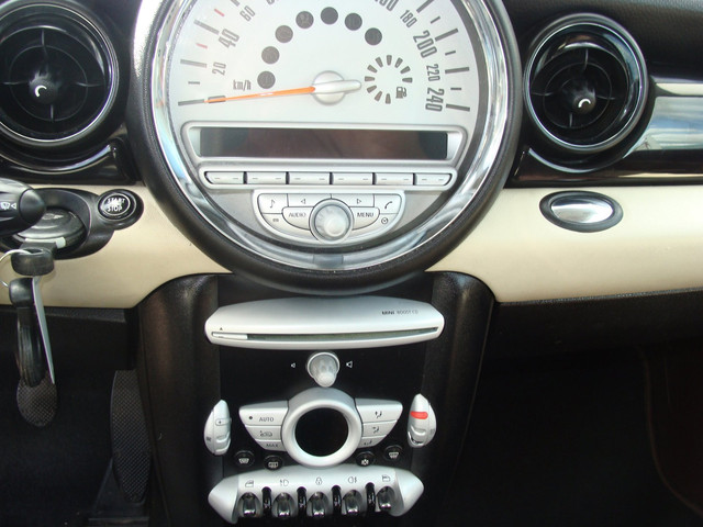 Foto 4 van Mini Clubman 1.6 Cooper airco elek pak nap apk