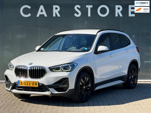 Foto 2 van BMW X1 SDrive18i High Executive CAMERA CARPLAY NAV TREKHAAK