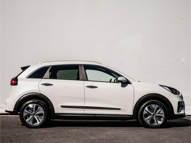 Foto 10 van Kia e-Niro Edition 64 kWh SOH 100% Camera/ Carplay/ Navigatie/ Adapt. cruise/ Half leer/ Dab
