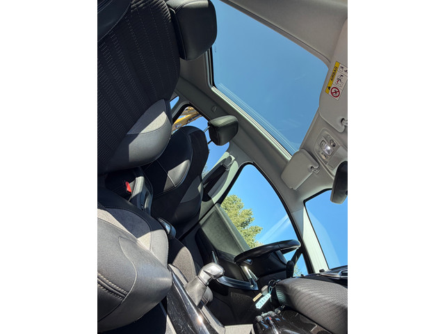 Foto 9 van Peugeot 2008 1.2 PureTech Allure / Pano / Riem VV / Leder
