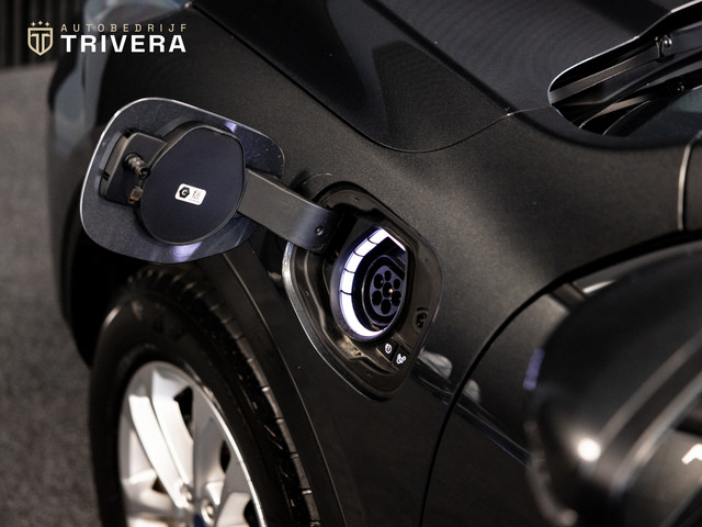 Foto 6 van Ford Kuga 2.5 PHEV Titanium l SoH 96% l CAM 360° l CARPLAY l NAV l 1ste eig.l Keyless entry l Dealer