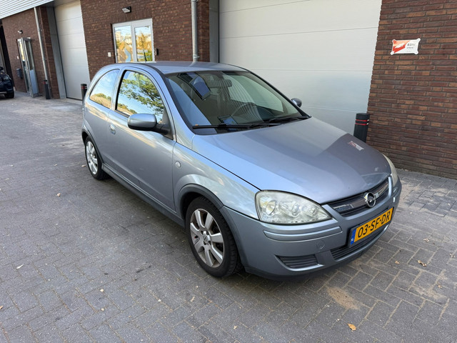 Foto 3 van Opel Corsa 1.2-16V Silverline|AIRCO|LEUKE AUTO