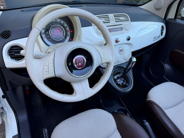 Foto 7 van Fiat 500 C 1.2 Lounge cabriolet automaat / bj.2011 / kleur: wit / NAP met 131239 km./ APK 07/2027 /