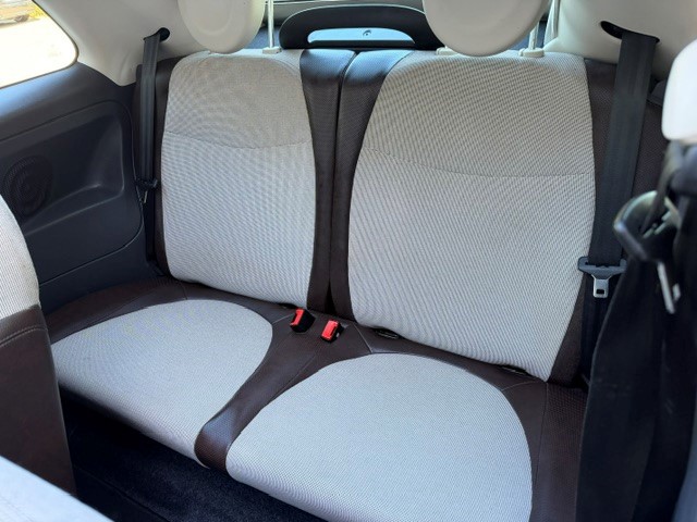 Foto 9 van Fiat 500 C 1.2 Lounge cabriolet automaat / bj.2011 / kleur: wit / NAP met 131239 km./ APK 07/2027 /