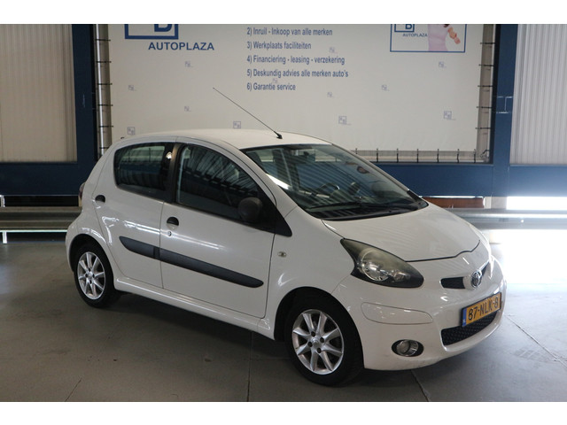 Foto 9 van Toyota Aygo 1.0-12V Access / AIRCO / 5 / DRS ? WHITE ! ! !