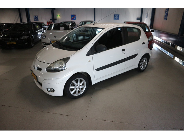 Foto 6 van Toyota Aygo 1.0-12V Access / AIRCO / 5 / DRS ? WHITE ! ! !