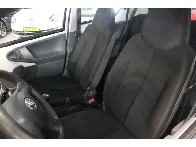 Foto 4 van Toyota Aygo 1.0-12V Access / AIRCO / 5 / DRS ? WHITE ! ! !