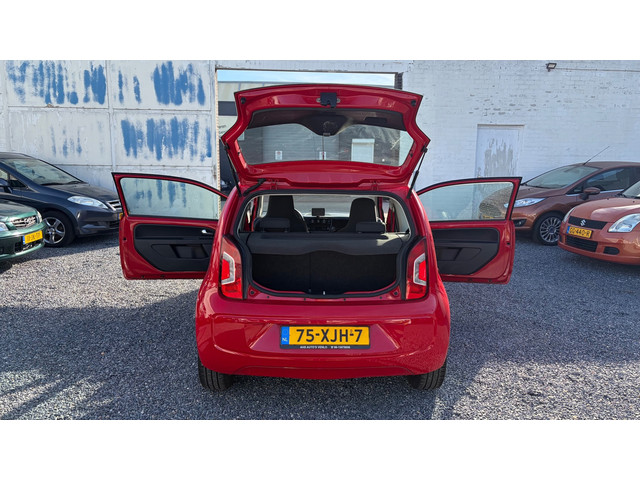 Foto 5 van Volkswagen Up! 1.0 high up! BlueMotion | Bouwjaar 2012 | Lederen Bekleding