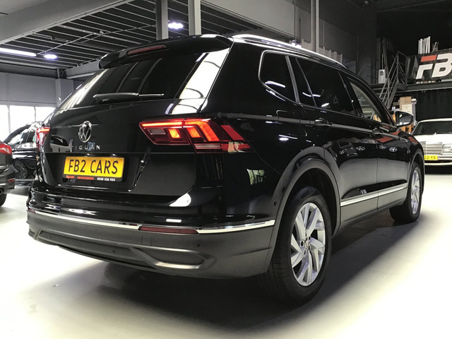 Foto 5 van Volkswagen Tiguan Allspace 2.0 TDI Life I EX BPM I EX BTW I New Remmen + Kln Brt I Head Up I Digital