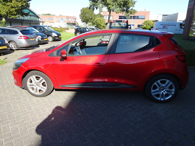 Foto 3 van Renault Clio 0.9 TCe Zen/Airco/Navi/Cruise/Apk 24-9-2027