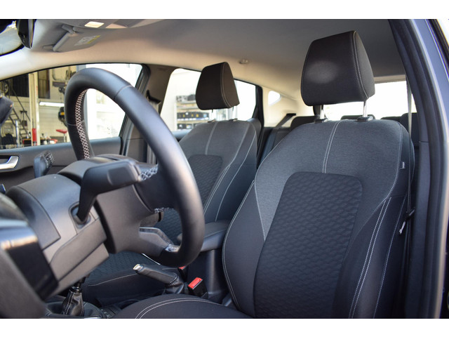 Foto 5 van Ford Fiesta 1.0 EcoBoost Hybrid Titanium | Apple CarPlay | Climate | Cruise | Sensoren