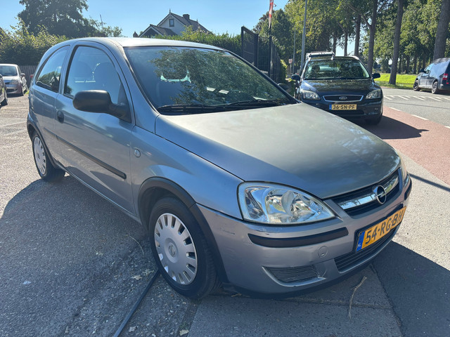 Foto 2 van Opel Corsa 1.2-16V Rhythm