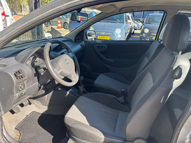 Foto 6 van Opel Corsa 1.2-16V Rhythm