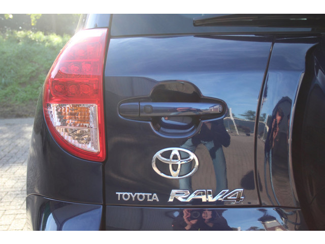 Foto 2 van Toyota RAV4 2.0 VVTi Linea Sol * Automaat / Leder / Cruise *