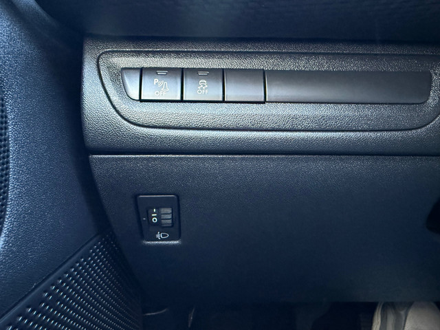 Foto 4 van Peugeot 2008 1.2 PureTech Style NIEUWE DISTRUBITIE! / Airco / Navi / Cruise Control / Bluetooth / LM