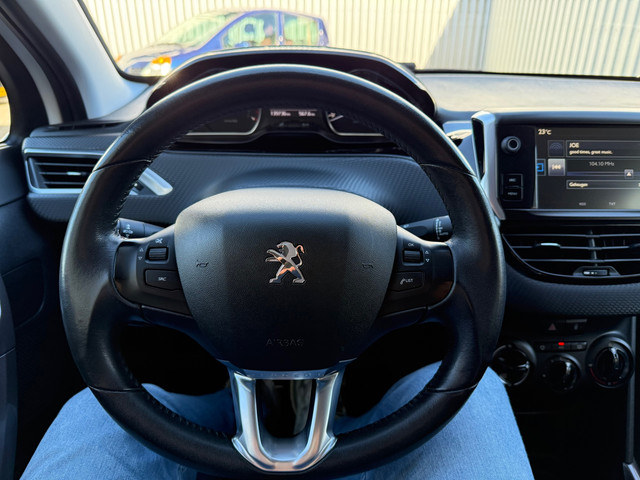 Foto 9 van Peugeot 2008 1.2 PureTech Style NIEUWE DISTRUBITIE! / Airco / Navi / Cruise Control / Bluetooth / LM