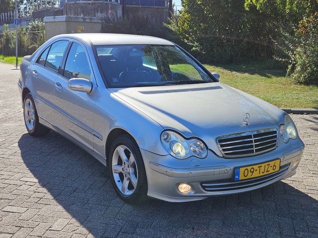 Foto 9 van Mercedes-Benz C-klasse 200 K. Elegance apk 25-04-2027