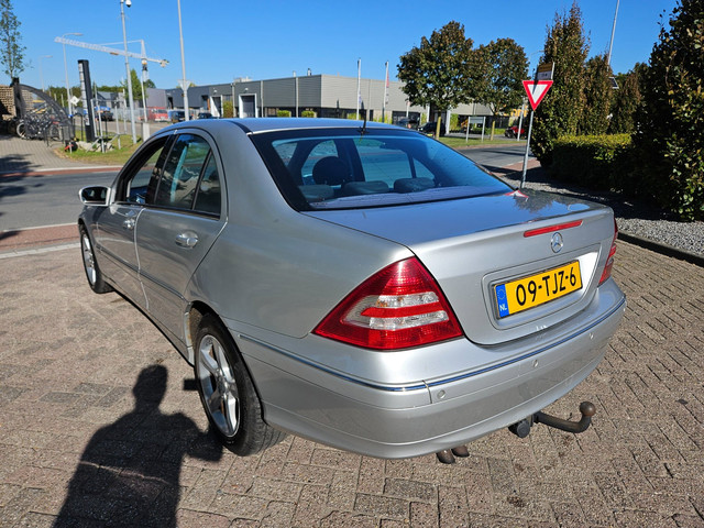 Foto 6 van Mercedes-Benz C-klasse 200 K. Elegance apk 25-04-2027