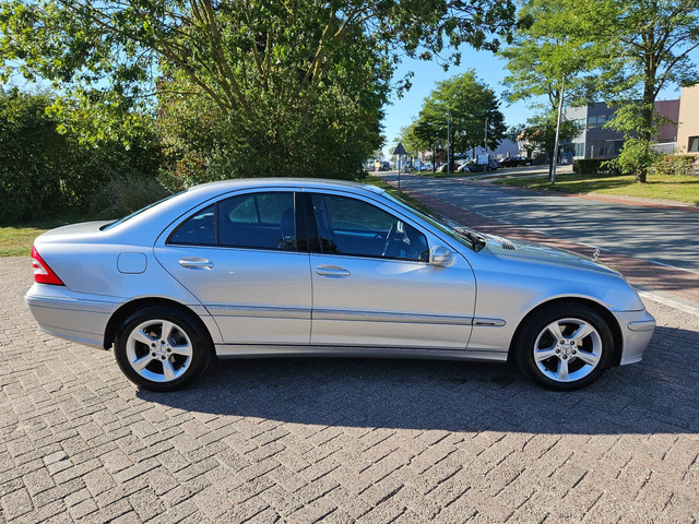 Foto 5 van Mercedes-Benz C-klasse 200 K. Elegance apk 25-04-2027