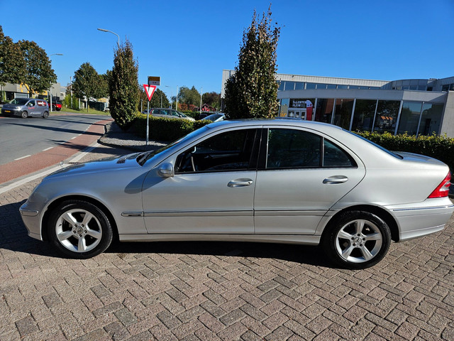 Foto 4 van Mercedes-Benz C-klasse 200 K. Elegance apk 25-04-2027