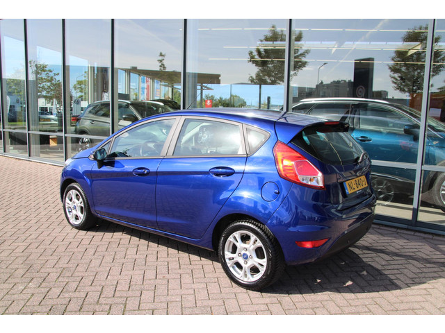 Foto 4 van Ford Fiesta 1.0 80pk Style Ultimate 5-drs Airco Navi Parkeersensoren V+A Zeer mooi